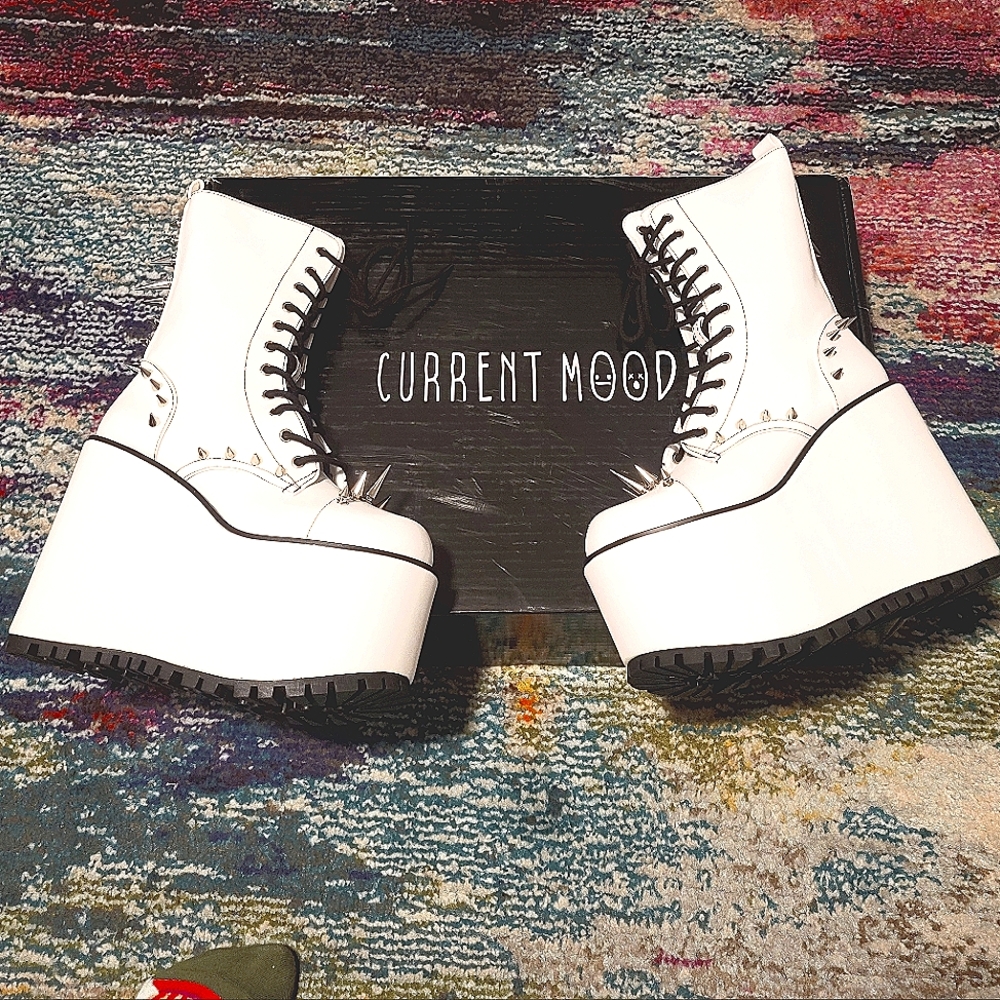 NWT Radical Riot Spiked White Platform Boots